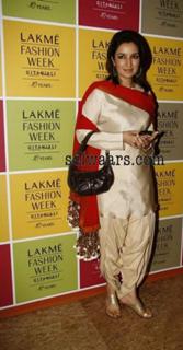 Tisca Chopra feet photo thumbnail