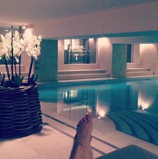 Tish Cyrus feet photo 12