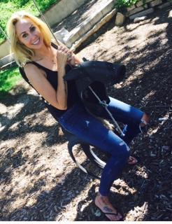 Tish Cyrus feet photo 11