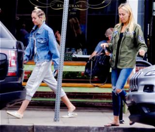Tish Cyrus feet photo 9