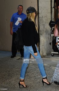 Tish Cyrus feet photo 19