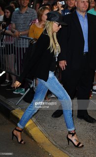 Tish Cyrus feet photo 18