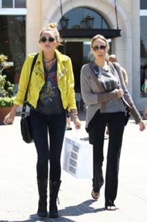 Tish Cyrus feet photo 4