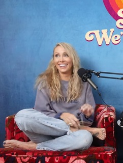 Tish Cyrus feet photo 12