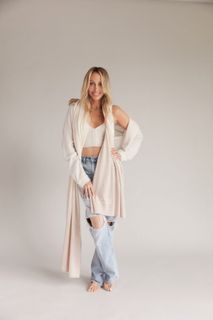 Tish Cyrus feet photo 2