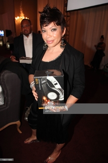Tisha Campbell feet photo thumbnail