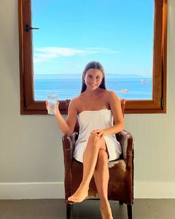 Tita Ureta feet photo 1