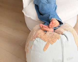 Tita Ureta feet photo 1