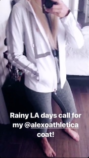 Tomi Lahren feet photo thumbnail