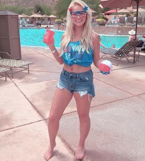 Tomi Lahren feet photo thumbnail