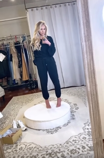 Tomi Lahren feet photo thumbnail