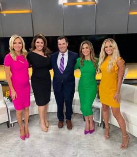 Tomi Lahren feet photo thumbnail