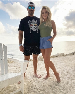 Tomi Lahren feet photo thumbnail