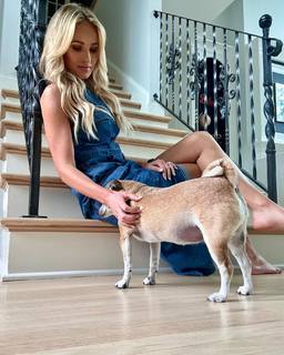 Tomi Lahren feet photo thumbnail