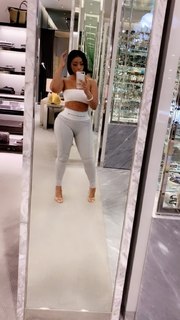 Tommie Lee feet photo 9