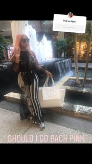 Tommie Lee feet photo 18