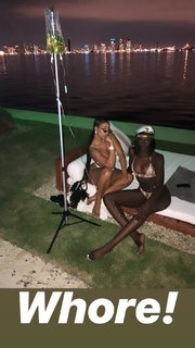 Tommie Lee feet photo 9