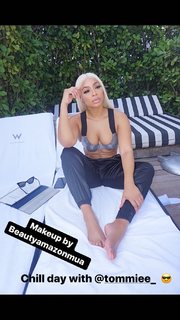 Tommie Lee feet photo 4