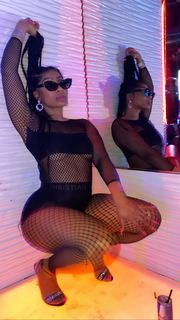 Tommie Lee feet photo 12