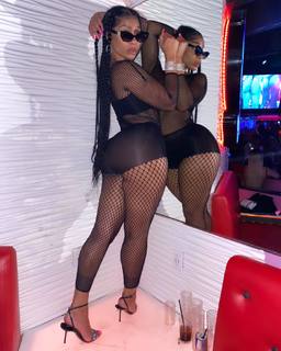 Tommie Lee feet photo 10