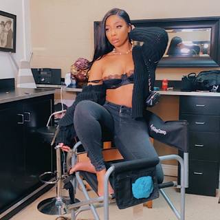 Tommie Lee feet photo 15