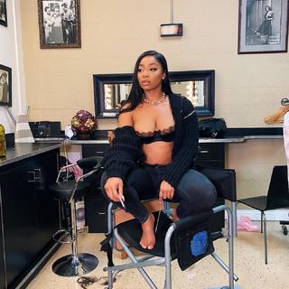 Tommie Lee feet photo 14
