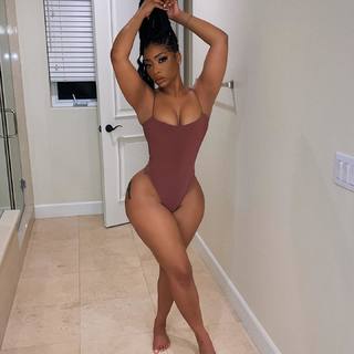 Tommie Lee feet photo 7