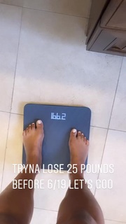 Tommie Lee feet photo 6
