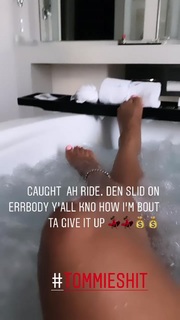 Tommie Lee feet photo 5