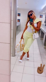 Tommie Lee feet photo 9
