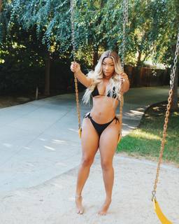 Tommie Lee feet photo 8