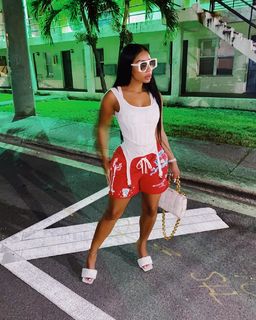 Tommie Lee feet photo 8