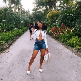 Tommie Lee feet photo 3