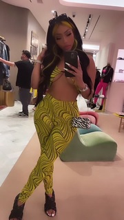 Tommie Lee feet photo 18