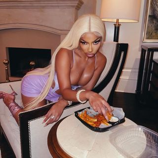 Tommie Lee feet photo 10