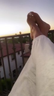 Tommie Lee feet photo 8