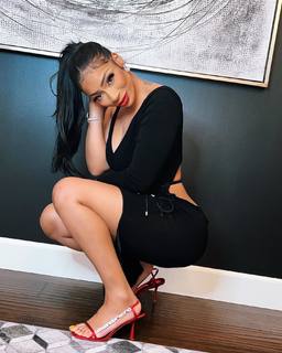 Tommie Lee feet photo 8