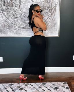 Tommie Lee feet photo 4