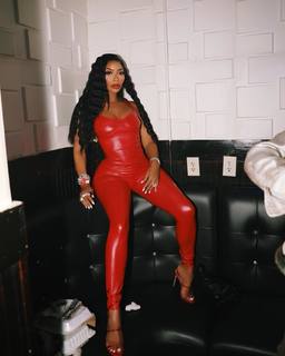 Tommie Lee feet photo 12