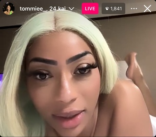 Tommie Lee feet photo 11