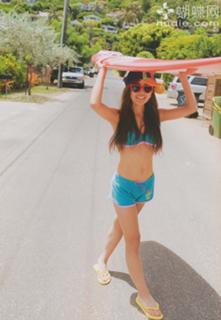 Tomomi Itano feet photo 20