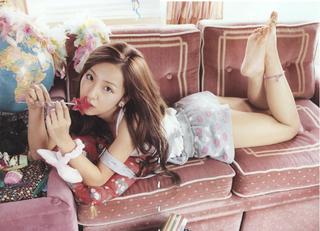 Tomomi Itano feet photo 13