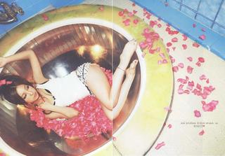 Tomomi Itano feet photo 7