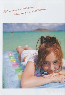 Tomomi Itano feet photo 3