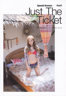 Tomomi Itano feet photo 1