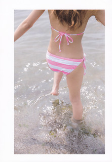 Tomomi Itano feet photo 13