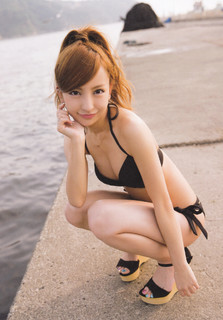Tomomi Itano feet photo 9