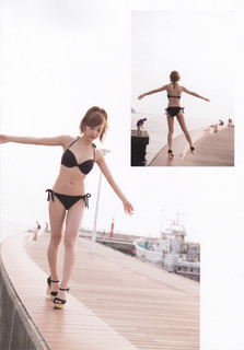 Tomomi Itano feet photo 16