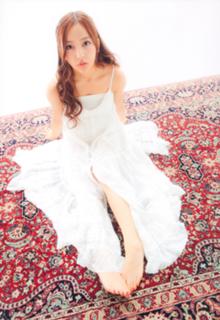 Tomomi Itano feet photo 11