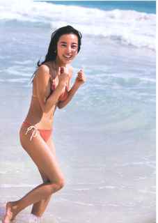 Tomomi Itano feet photo 8
